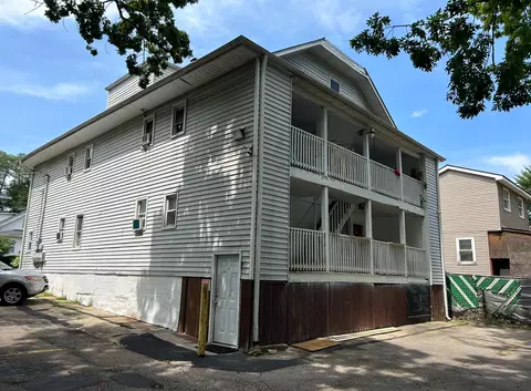 239 S Park Ave, Waukegan, IL 60085