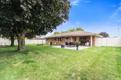 Exterior - 809 Winthrop Ave, Joliet, IL 60435 photo 2 of 4