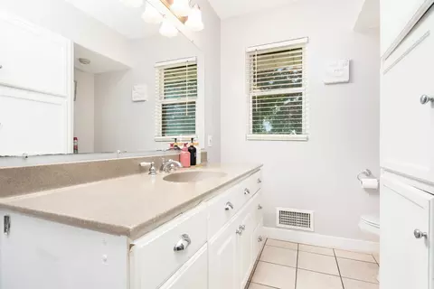 Bath - 809 Winthrop Ave, Joliet, IL 60435 photo 1 of 1