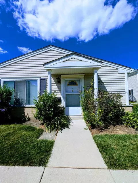 1531 Quaker Ln, Prospect Heights, IL 60070