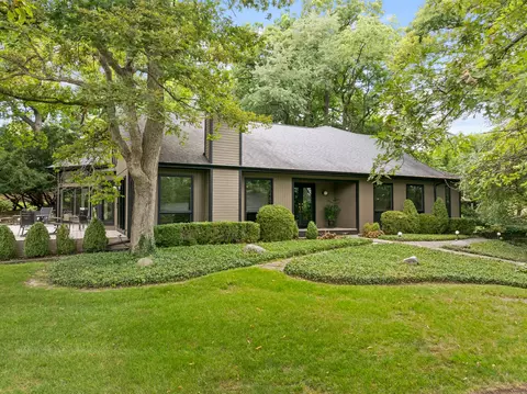 1112 Crane Dr, Sleepy Hollow, IL 60118
