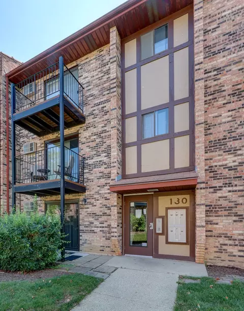130 Klein Creek Ct #3C, Carol Stream, IL 60188