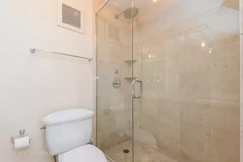 111 E Chestnut St #11F, Chicago, IL 60611 photo 5