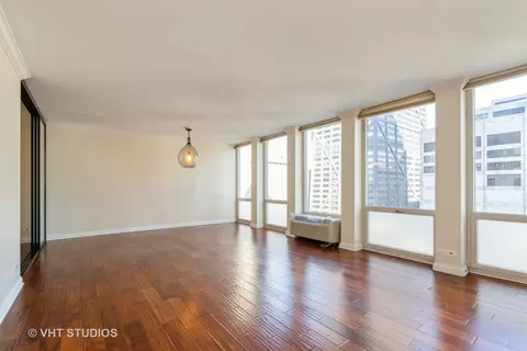 111 E Chestnut St #11F, Chicago, IL 60611 photo 9