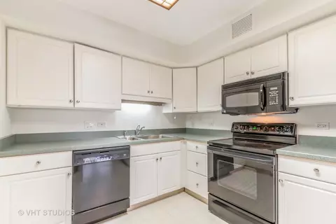 201 E Chestnut St #7E, Chicago, IL 60611 photo 3