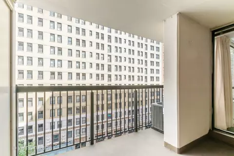 201 E Chestnut St #7E, Chicago, IL 60611 photo 5