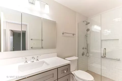 201 E Chestnut St #7E, Chicago, IL 60611 photo 6
