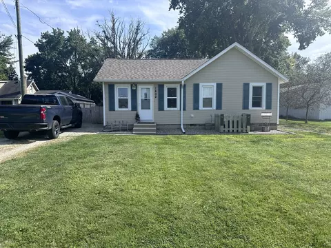 1402 Shore Acres Rd, Rock Falls, IL 61071