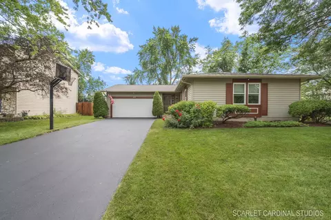 2475 Lincolnwood Ct, Aurora, IL 60504