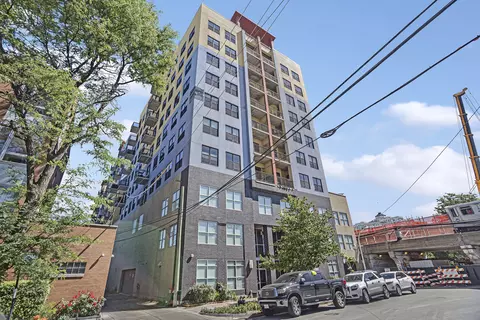 1122 W Catalpa Ave #615, Chicago, IL 60640
