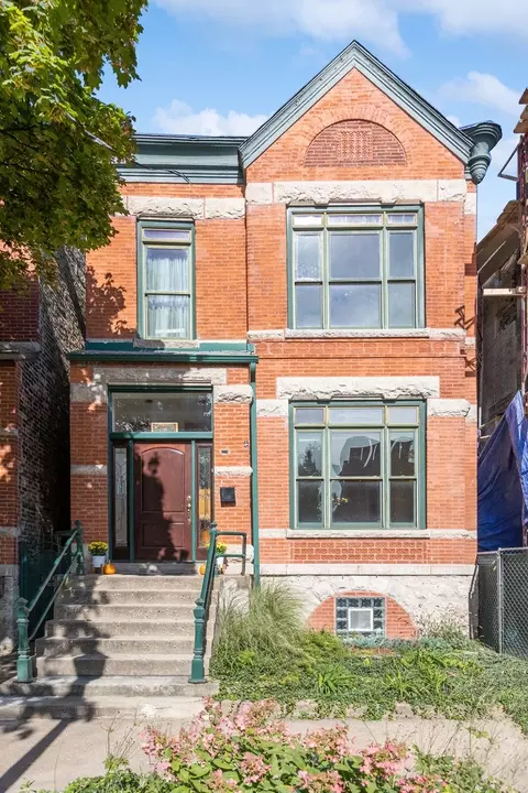 2436 W Superior St, Chicago, IL 60612