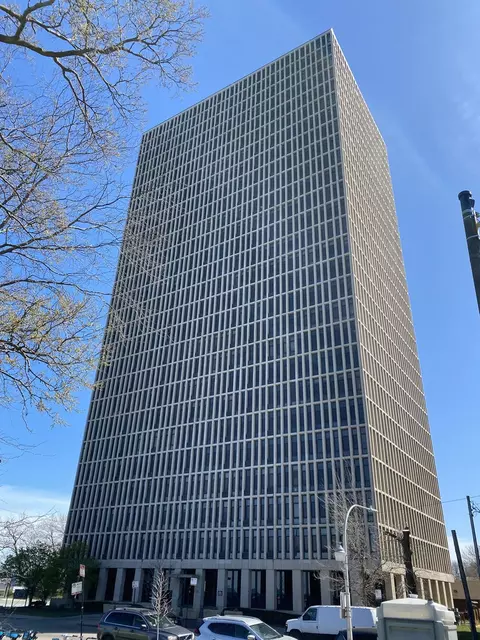 6700 S South Shore Dr #3J, Chicago, IL 60649