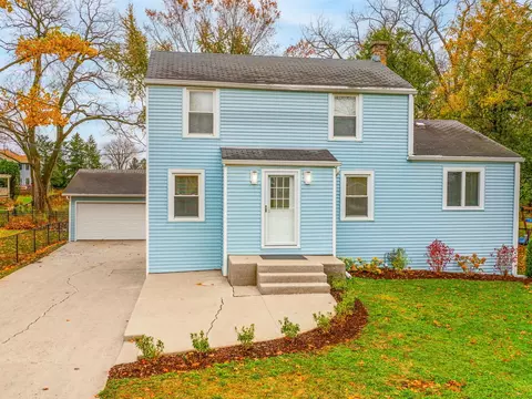 2034 Howard St, Downers Grove, IL 60515