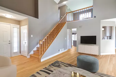 Living - 438 Harvard Ln, Bartlett, IL 60103 photo 3 of 4