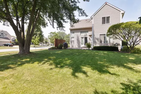 Exterior - 438 Harvard Ln, Bartlett, IL 60103 photo 4 of 7