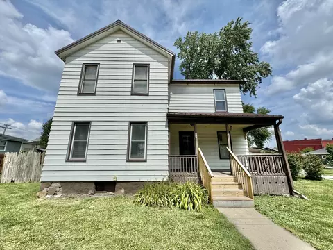 511 W South St, Kirkland, IL 60146