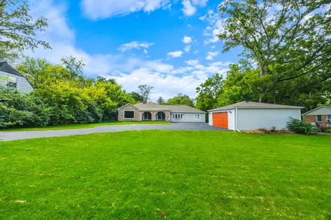4724 Yackley Ave, Lisle, IL 60532