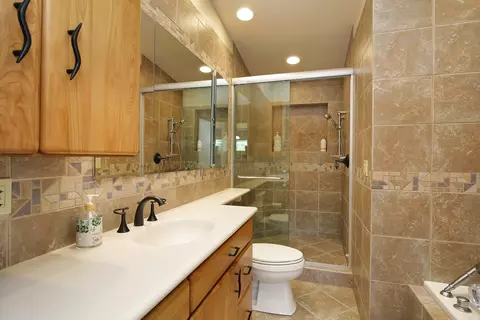 337 Warwick Rd, Deerfield, IL 60015 photo 10
