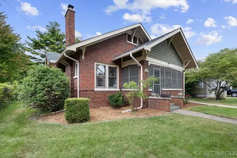 123 S Russell Ave, Aurora, IL 60506