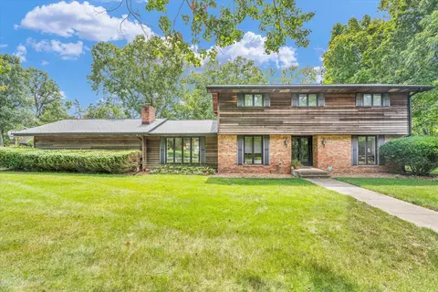 103 E Sherwin Dr, Urbana, IL 61802