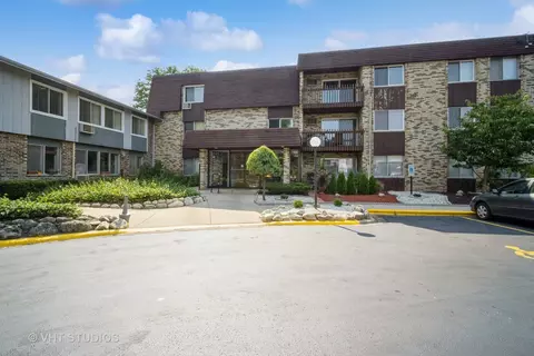 922 E Old Willow Rd #108, Prospect Heights, IL 60070