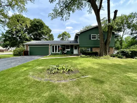 1702 Lynwood St, Rockford, IL 61108
