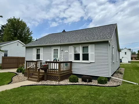911 W Madison St, Pontiac, IL 61764