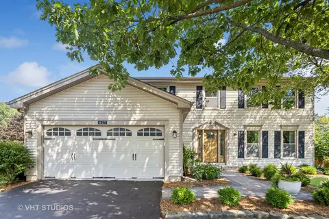 827 Stewart St, Batavia, IL 60510