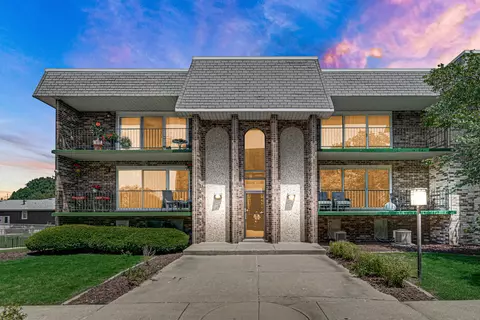 9130 S Pulaski Rd #2E, Oak Lawn, IL 60453