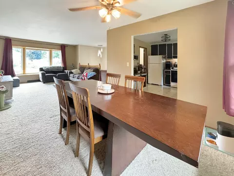 Dining - 675 Shimer Dr, Freeport, IL 61032 photo 2 of 3