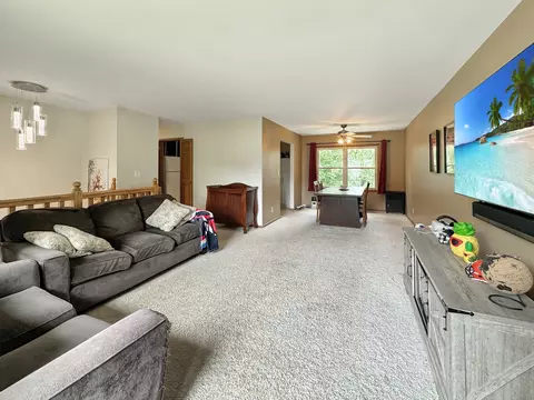 Living - 675 Shimer Dr, Freeport, IL 61032 photo 3 of 5