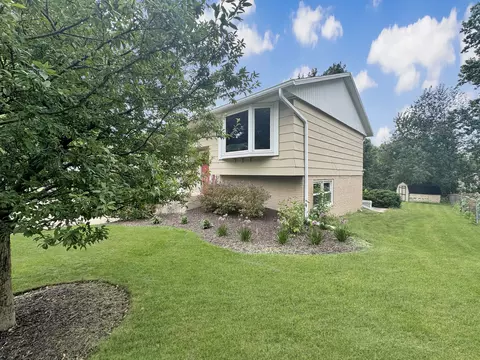 Exterior - 675 Shimer Dr, Freeport, IL 61032 photo 4 of 6