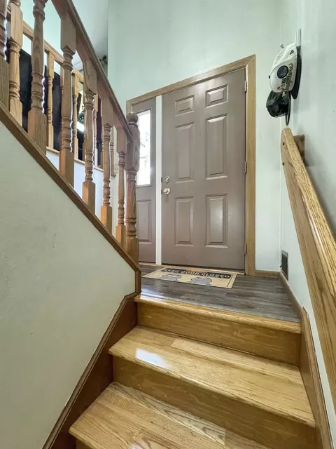 Entry Way - 675 Shimer Dr, Freeport, IL 61032 photo 1 of 3