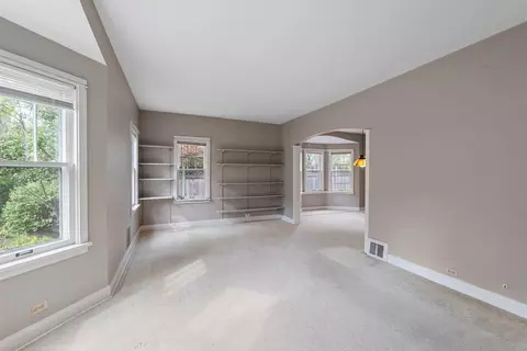 Living - 306 E Prospect Ave, Lake Bluff, IL 60044 photo 2 of 5