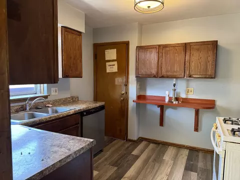 Kitchen - 2524 S 16th Ave, Broadview, IL 60155 photo 1 of 4