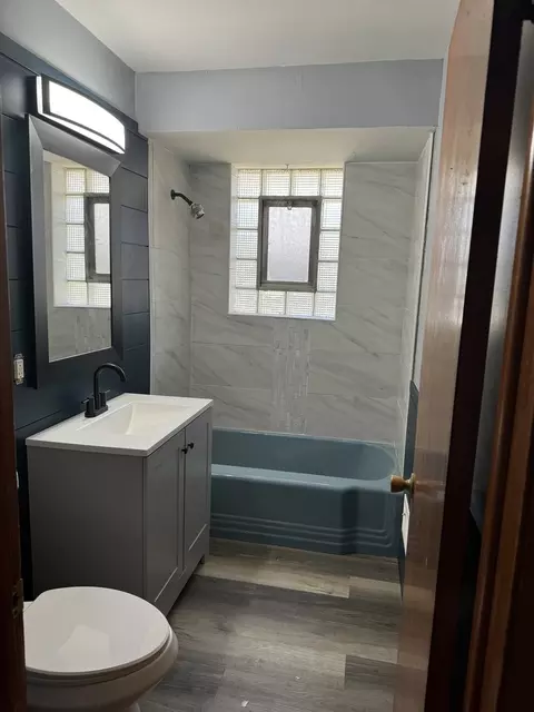 Bath - 2524 S 16th Ave, Broadview, IL 60155 photo 1 of 1