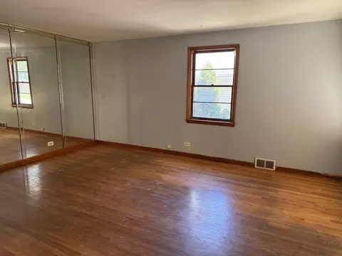 Living - 2524 S 16th Ave, Broadview, IL 60155 photo 3 of 8