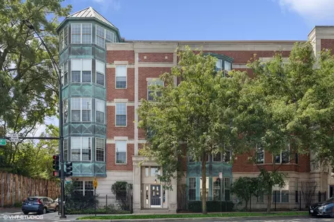 1801 W Addison St #2E, Chicago, IL 60613