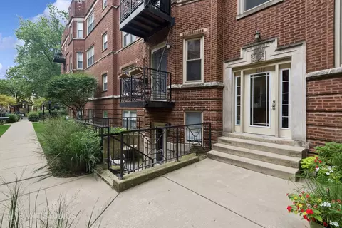 1340 W Greenleaf Ave #3D, Chicago, IL 60626