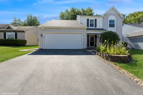 3256 Gresham Ln E, Aurora, IL 60504