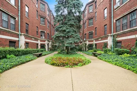 902 Oakton St #2, Evanston, IL 60202