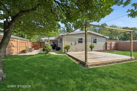 2409 Fulle St, Rolling Meadows, IL 60008 photo 3