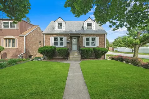 18059 Oakwood Ave, Lansing, IL 60438