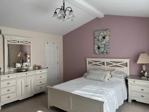 Other - 671 Woodbridge Dr, Elgin, IL 60124 photo 3 of 7
