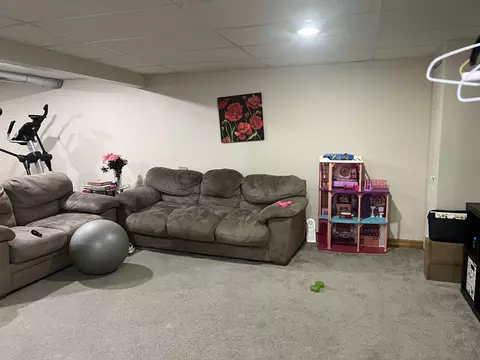Living - 671 Woodbridge Dr, Elgin, IL 60124 photo 3 of 3