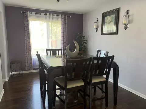 Dining - 671 Woodbridge Dr, Elgin, IL 60124 photo 1 of 1