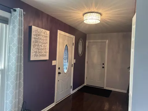 View/Area - 671 Woodbridge Dr, Elgin, IL 60124 photo 1 of 1