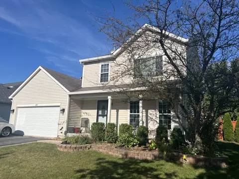 Exterior - 671 Woodbridge Dr, Elgin, IL 60124 photo 3 of 5