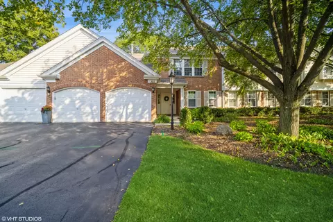 101 Rob Roy Ln #B, Prospect Heights, IL 60070