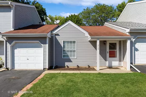 718 Brittany Ln, Island Lake, IL 60042